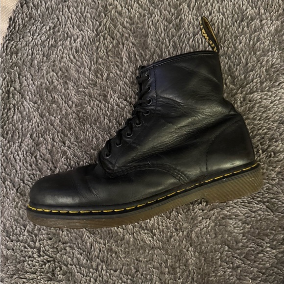 DR. MARTEN Men’s Vintage 1460 Lace Up Leather Boots - Picture 9 of 12